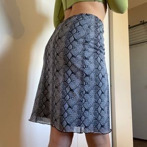 Grey tone snakeskin skirt